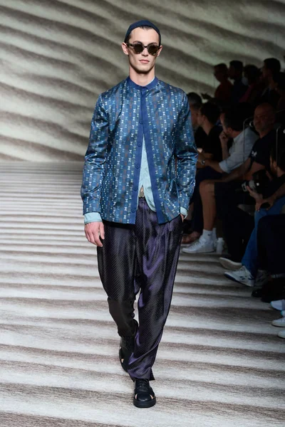 Look 48